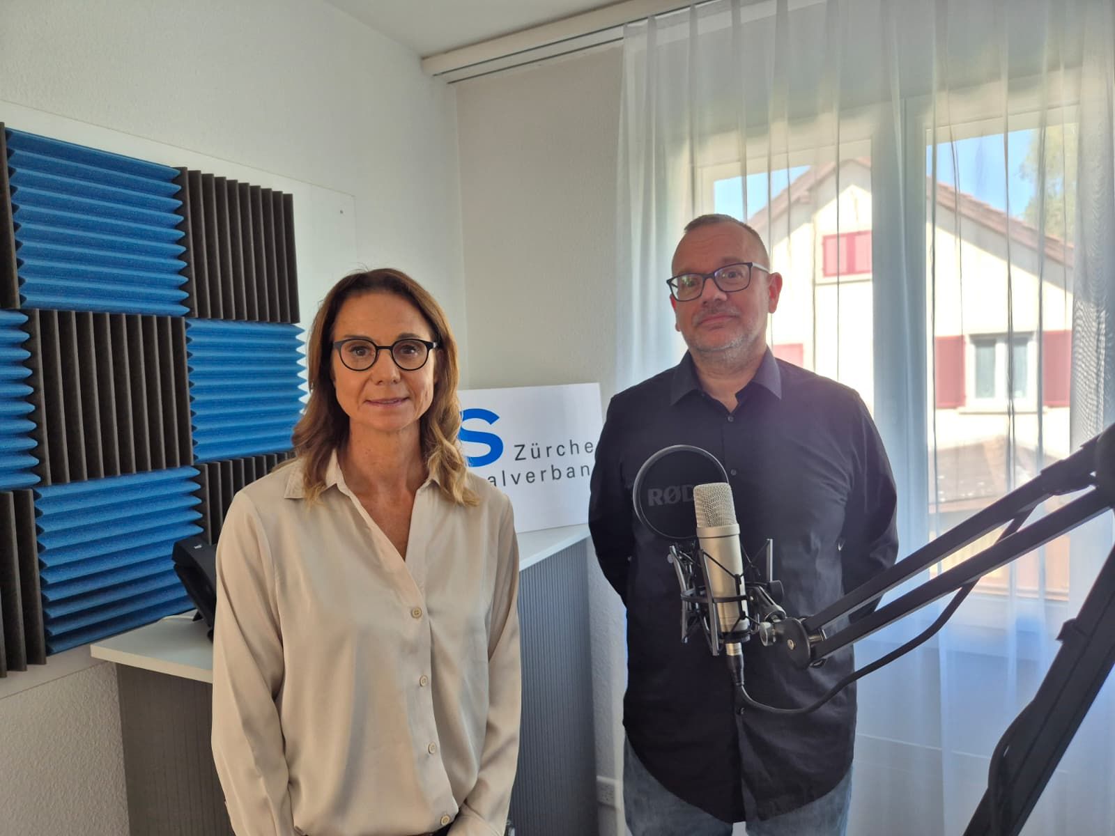 PD Dr. Michael Jucker und Moderatorin Regula Späni bei der Podcast-Aufnahme.
