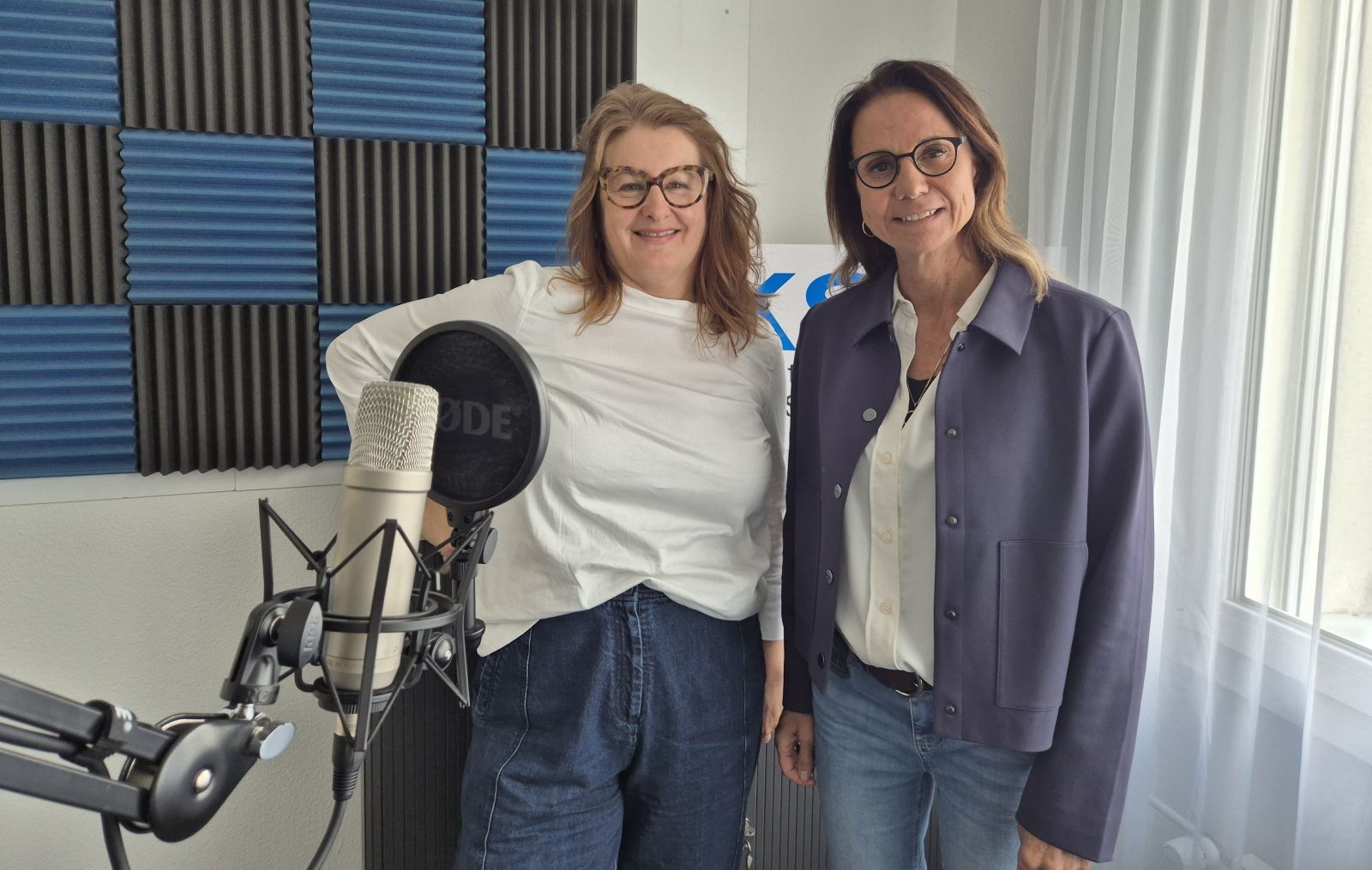 Nina Prochazka, Podcast Gast der Folge Jobsharing im Sportverein, mit Moderatorin Regula Sp&auml;ni